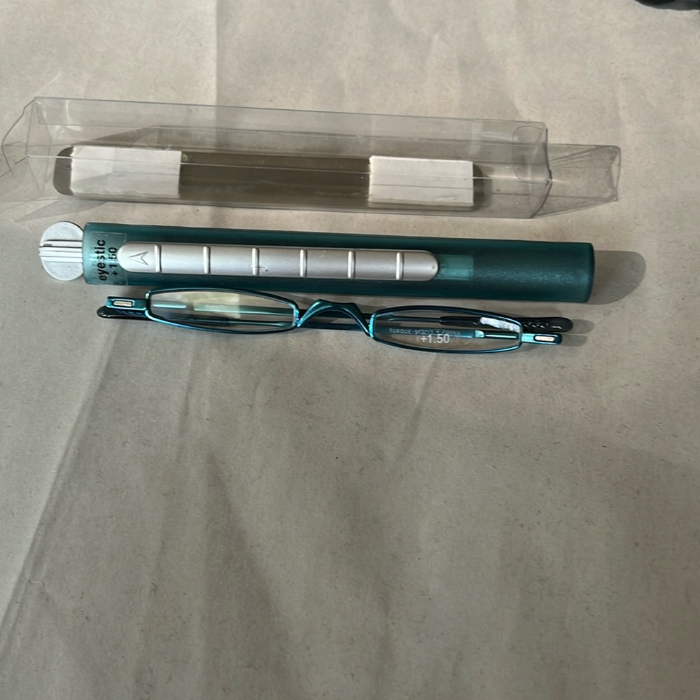 COPY - NEW. Eyestic Reading Glasses with case. 1.5 strength Blue